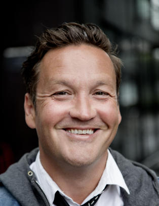 - Programledere er bruk og kast-varer