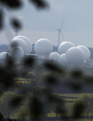 Russland og Tyrkia raser
mot britisk spionasje