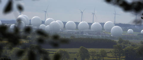 Russland og Tyrkia raser
mot britisk spionasje