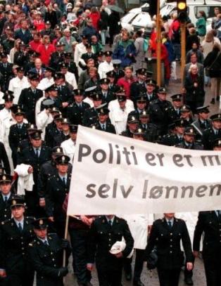 Politiet er stengt, fraværende og kostbart