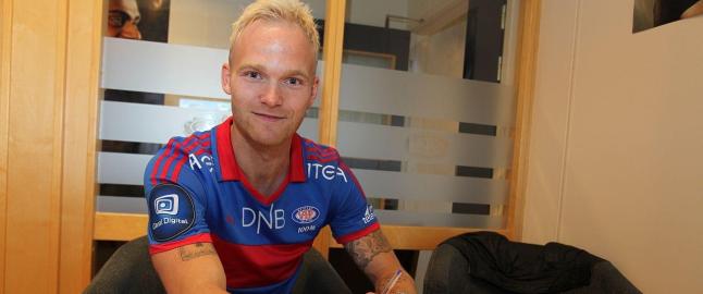 - Jeg er en stor stopper som helst vil spille fotball
