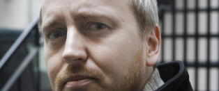 - Politikerne holder asylbarna for narr