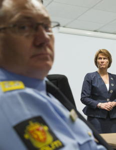 - Ny politiordning l�ser ikke 50 �r gamle lammende problemer