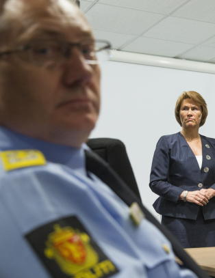 - Ny politiordning l�ser ikke 50 �r gamle lammende problemer