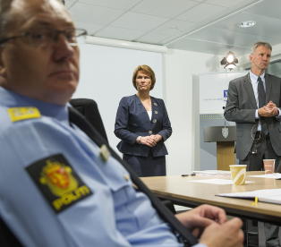 - Ny politiordning l�ser ikke 50 �r gamle lammende problemer