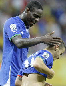 Italia l� under 0-2 mot Japan, men kom tilbake