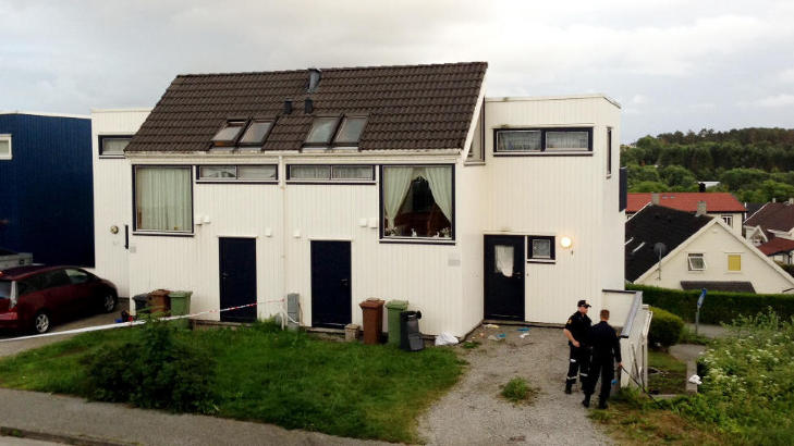 FUNNET DREPT: Her på Tasta ble et foreldrepar drept - trolig av sin sønn, ifølge politiet. Foto: Kent Skibstad / NTB scanpix FUNNET DREPT: Her på Tasta ble et foreldrepar drept - trolig av sin sønn, ifølge politiet. Foto: Kent Skibstad / NTB scanpix