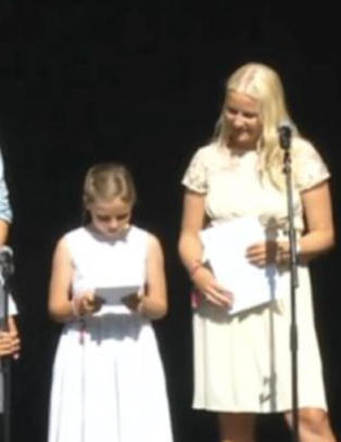 - Pappa er veldig glad i musikk, så vi syns det var gøy å lage musikkfestival for ham