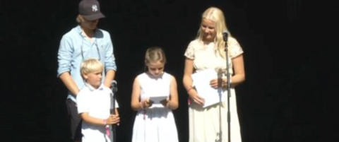 - Pappa er veldig glad i musikk, så vi syns det var gøy å lage musikkfestival for ham