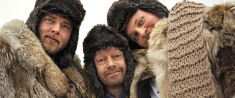 Hør her, Radioresepsjonen: Dere veit jo dette godt. Dere skjønner at dere har vært teite