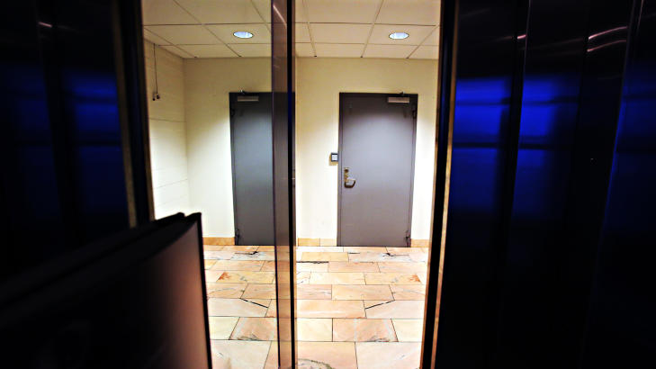 HEMMELIG AVDELING: Dette er inngangen til avdelingen i Etterretningstjenesten der EOS-utvalget tirsdag kom på uanmeldt tilsyn. Foto: FRANK KARLSEN HEMMELIG AVDELING: Dette er inngangen til avdelingen i Etterretningstjenesten der EOS-utvalget tirsdag kom på uanmeldt tilsyn. Foto: FRANK KARLSEN