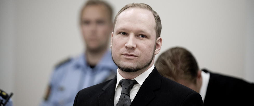 Breivik vurderer gå til sak mot isolasjon i fengselet