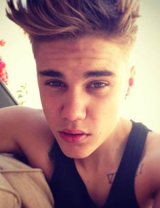 Robert (35) utga seg for å være Justin Bieber