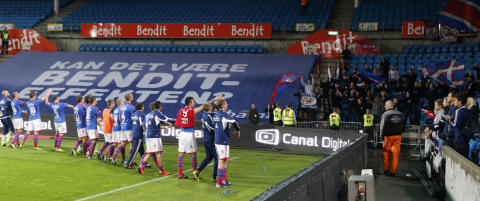 Her takker Vålerenga-spillerne ultras-grupperingene for kampen mot Brann
