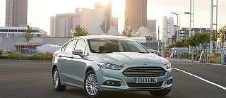 HYBRID-MONDEO: En hybrid Ford Mondeo er det nok mange som kan tenke seg. Foto: Ford HYBRID-MONDEO: En hybrid Ford Mondeo er det nok mange som kan tenke seg. Foto: Ford