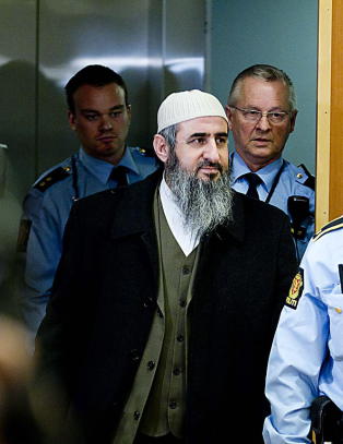 - Mulla Krekar ønsker å flytte til Qatar