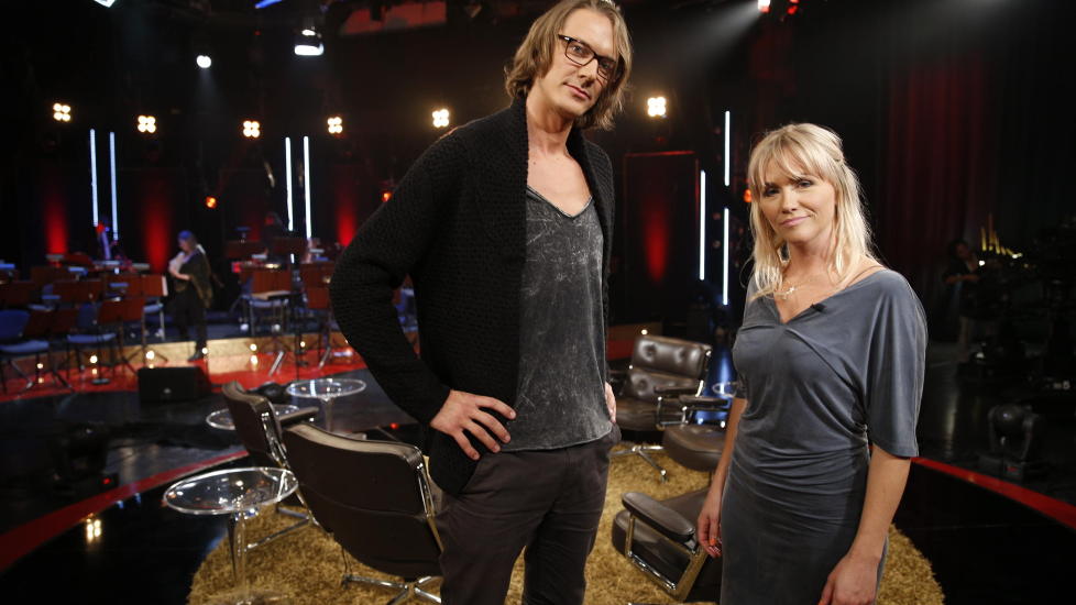 P� SKAVLAN:  Arild Opheim og Elin Gjuvsland sin historie hos Skavlan. Innspillingen fant sted torsdag ettermiddag, og vises fredag p� NRK. Foto: Bj�rn Langsem Foto: Bj�rn Langsem, Dagbladet