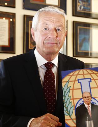Jagland kommandør i den franske
æreslegionen