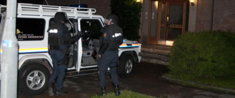 - Har jeg gjort noe galt? - Vi tror terroristen er din sønn