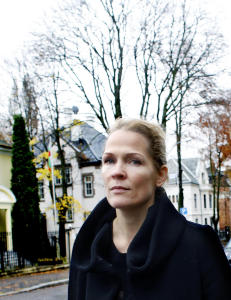 Gir bort de norske inntektene fra 22. juliboka. Men beholder de utenlandske selv