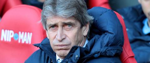 - Jeg er bekymret for borteformen. Vi mister for mange poeng