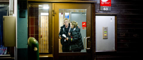 - Vi sjekker alle som kommer inn og alle som kommer ut