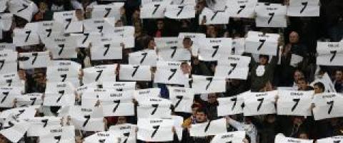 Tusenvis av Real Madrid-fans hyllet skadet Cristiano Ronaldo i går