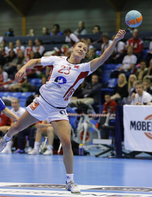 Det pinlige er en nyttig lærepenge. Nå venter guttetest for håndballjentene