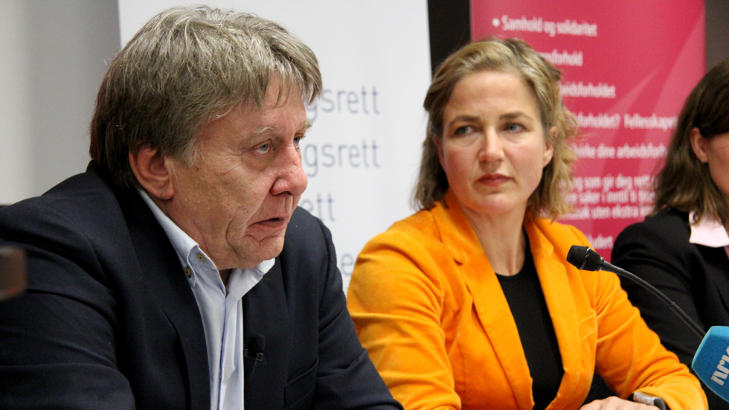 VUNNET: Henning Haug, leder av Offshoredykkerunionen (ODU), på dagens pressekonferanse i Oslo. - Vi er overlykkelige, sier han til Dagbladet.
Foto: Svein Dybdahl / Dagbladet VUNNET: Henning Haug, leder av Offshoredykkerunionen (ODU), på dagens pressekonferanse i Oslo. - Vi er overlykkelige, sier han til Dagbladet.
Foto: Svein Dybdahl / Dagbladet