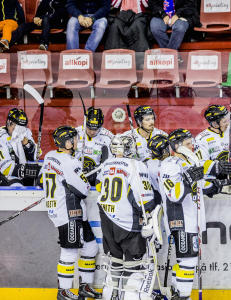 Storkampen i ishockey utsatt på grunn av uværet