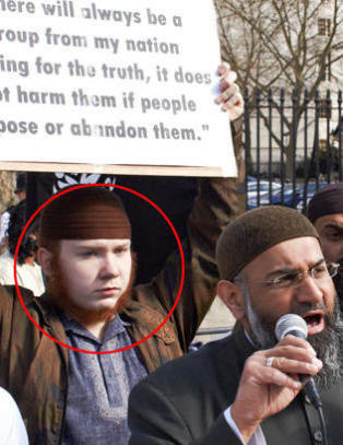 - Ikke hold hverandre i hendene! Dette er et muslimsk område!