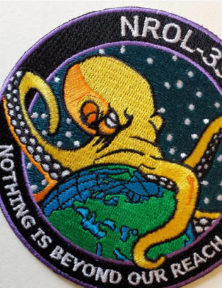 Her skytes USAs nye spionsatellitter opp med omstridt blekksprut-logo