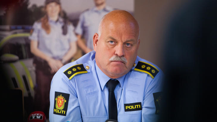 FORTALTE OM ULYKKA: Lensmann Svein Engen sier til Dagbladet at bygda er hard preget av dødsulykkene som krevde to unge menneskers liv. Foto: Tommy Arnesen /Dagbladet FORTALTE OM ULYKKA: Lensmann Svein Engen sier til Dagbladet at bygda er hard preget av dødsulykkene som krevde to unge menneskers liv. Foto: Tommy Arnesen /Dagbladet