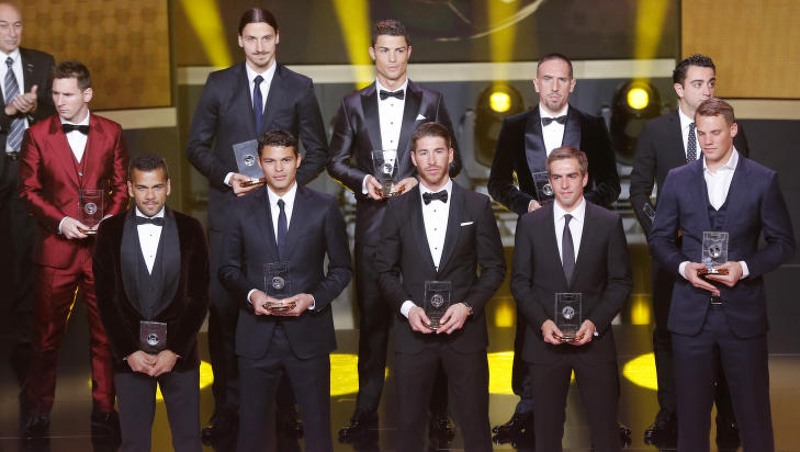 DRØMMELAG: Daniel Alves, Thiago Silva, Sergio Ramos, Philipp Lahm,Manuel Neuer, Lionel Messi, Zlatan Ibrahimovic, Cristiano Ronaldo, Franck Ribery, Xavi Hernandez. Foto: AP Photo/Michael Probst : DRØMMELAG: Daniel Alves, Thiago Silva, Sergio Ramos, Philipp Lahm,Manuel Neuer, Lionel Messi, Zlatan Ibrahimovic, Cristiano Ronaldo, Franck Ribery, Xavi Hernandez. Foto: AP Photo/Michael Probst :