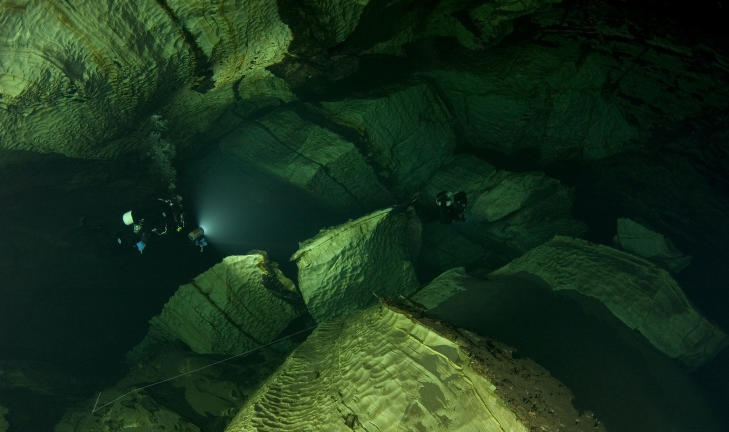 PLURAGROTTEN: Slik ser det ut de første meterne inn i Pluragrotten. Foto: Øystein Røimål PLURAGROTTEN: Slik ser det ut de første meterne inn i Pluragrotten. Foto: Øystein Røimål