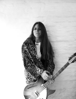 Bekrefter sitt renommé som norsk countryrocks mørke dronning