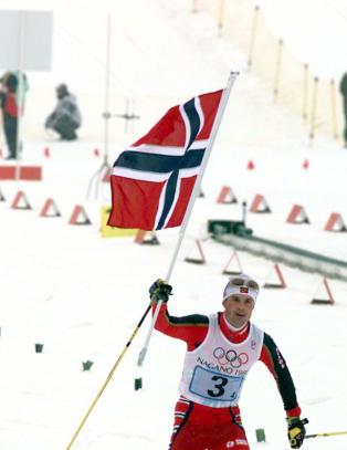 - Det er spesielt at det er på dagen 16 år etter