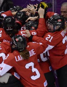 Canada med utrolig snuoperasjon i finalen for kvinner