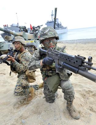 Nå er det igjen militærøvelser i Sør-Korea. I fjor truet Nord med atomkrig