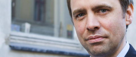 - Vi er kjent med at FrP vil å svekke NRK, men når de snakker om at NRK-journalistene er venstrevridde, blir jeg skremt