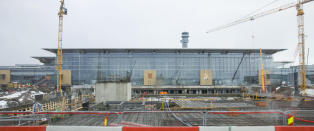 Nye Gardermoen er halvveis