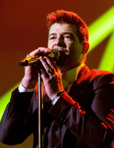 Preget Thicke klarte ikke holde tilbake hjertesorgen på scena