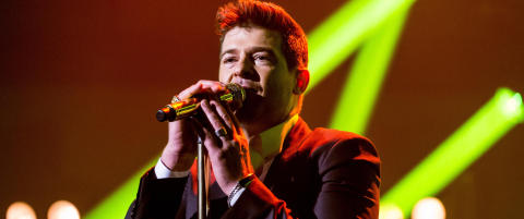Preget Thicke klarte ikke holde tilbake hjertesorgen på scena