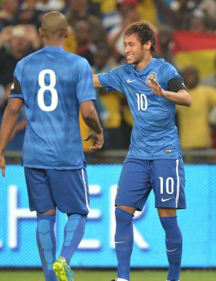Neymar på eksklusiv liste etter hat trick mot Sør-Afrika