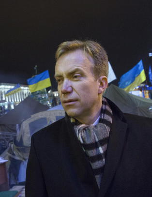 Brende stiller krav til Kiev