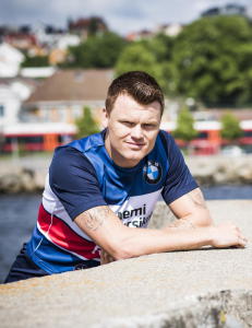 - Føler meg fortsatt som 25, sier John Arne Riise (33)