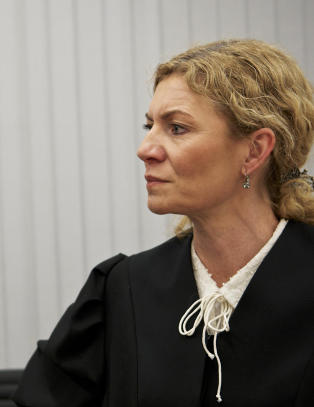 - Hun skrev: «Babyen puster ikke»