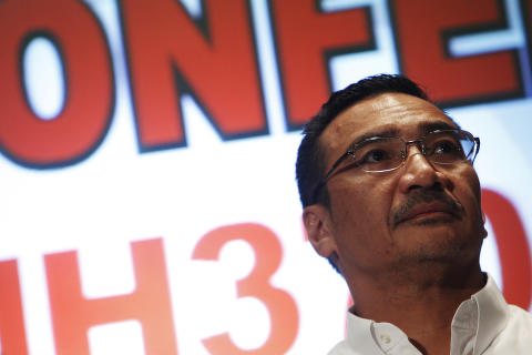 Fungerende transportminister i Malaysia, Hishammuddin Hussein, kunne heller ikke i dag komme med gode nyheter om søket etter MH370. 