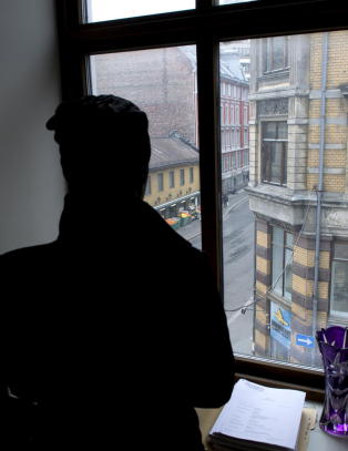 - Jeg er blitt banket opp og tvunget til å ha sex uten kondom. Noen forsøkte også å rane tilbake pengene