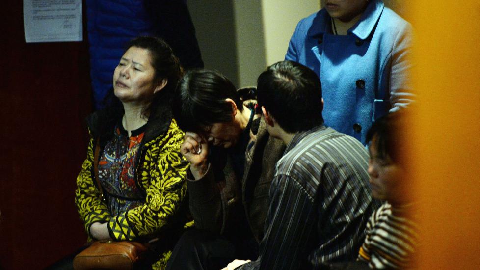 MH370-pårørende fortviler.